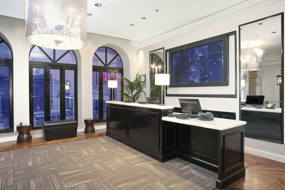 Holiday Inn Express Chicago Magnificent Mile - photo 48