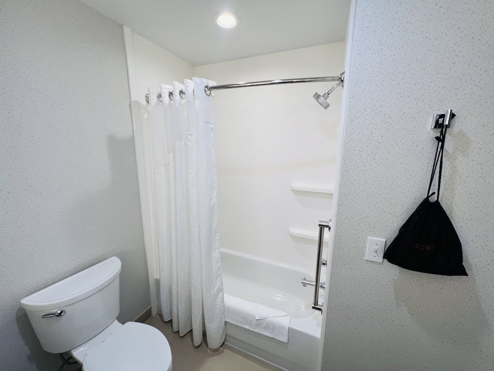 Holiday Inn Express & Suites Salinas by IHG - photo 16