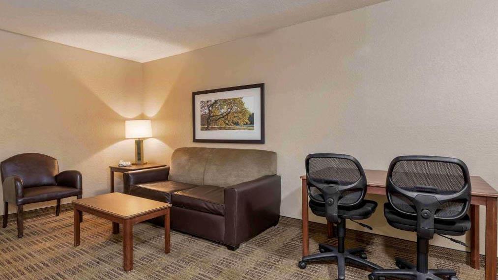 Studio 6 Suites Charlotte NC Tyvola Rd Executive Park - photo 11