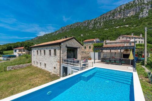 Villa Olympica by aneo travel — 4-Star Luxury Hotel in Bribir, Croatia