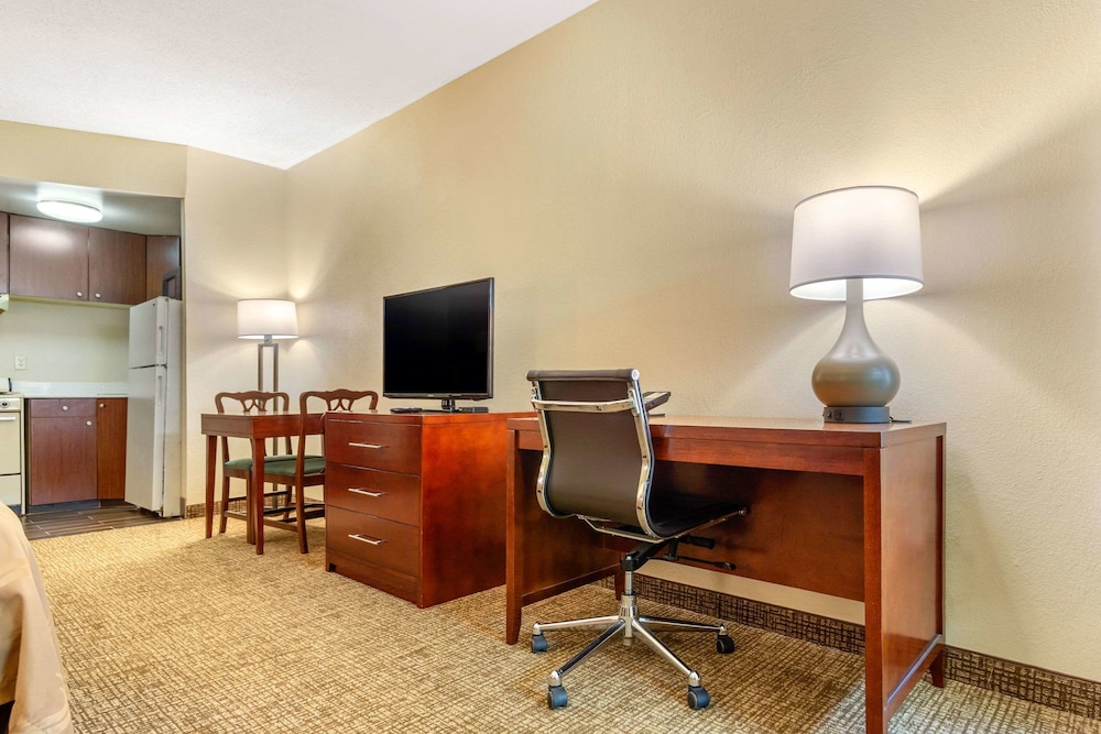 Quality Inn & Suites Olde Town - photo 11