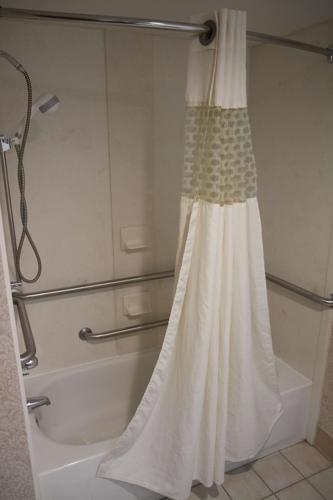 Hampton Inn Greeneville - photo 11