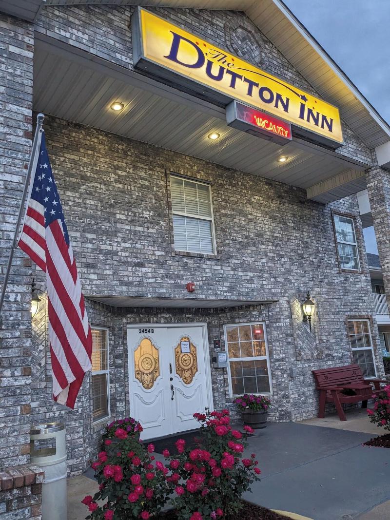 Dutton Inn - photo 15