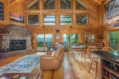 Shadow Ridge Retreat Pet Friendly and Views — hotel in Fletcher