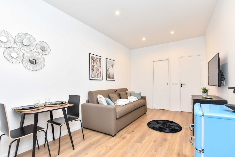 Authentic Studio 2P Porte Saint denis - carbon neutral hotel in Paris