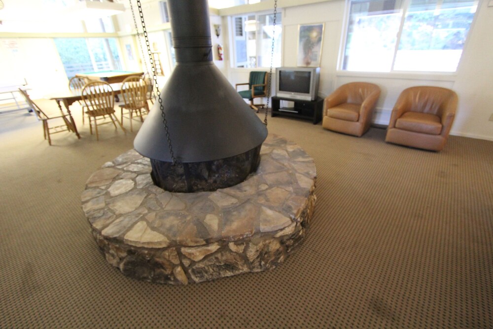 Lake Arrowhead Chalets a VRI resort - photo 21