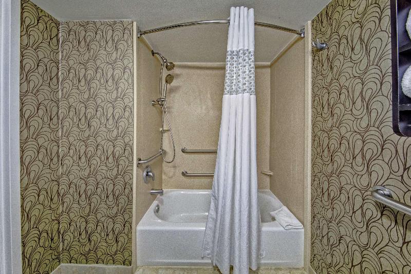 Hampton Inn Tullahoma - photo 14