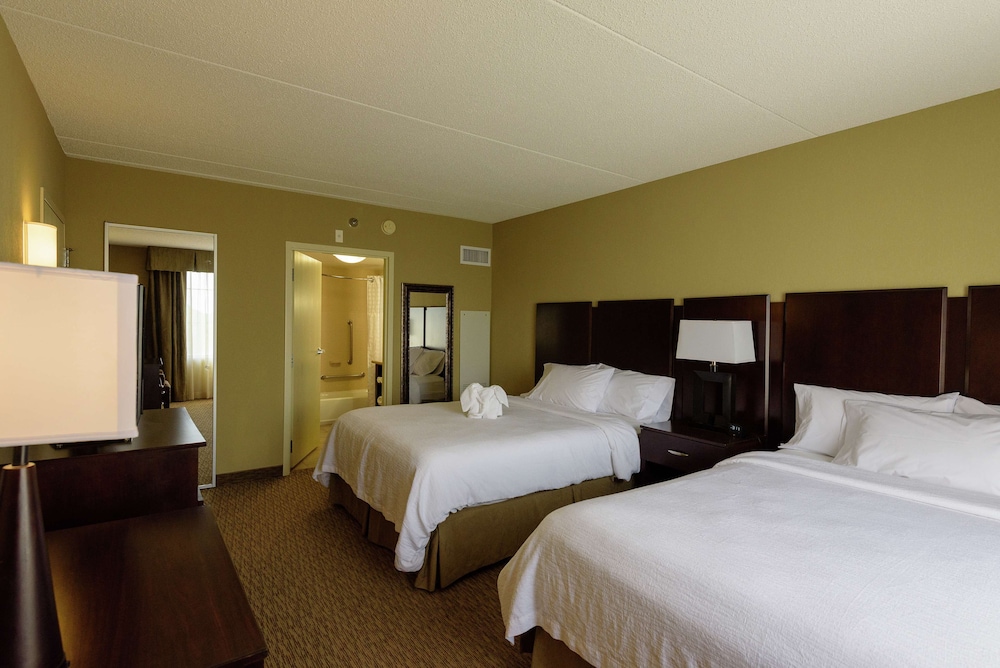 Embassy Suites by Hilton Minneapolis North - photo 11