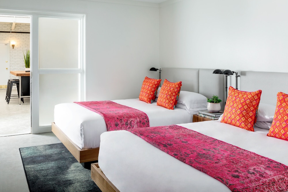 Bluebird Spa City Motor Lodge - photo 16