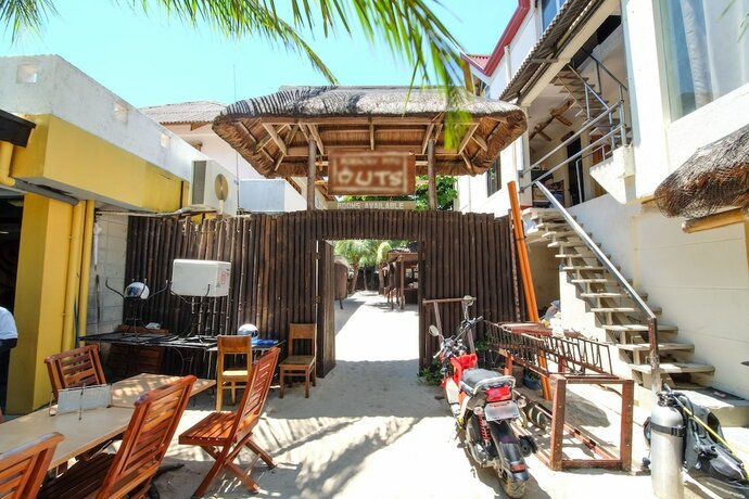 ZEN Rooms Pito Huts Station 3 in Yapak, Philippines