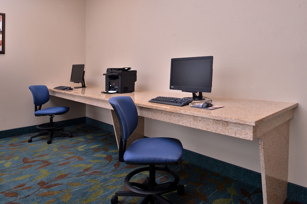 Candlewood Suites Terre Haute by IHG - photo 39