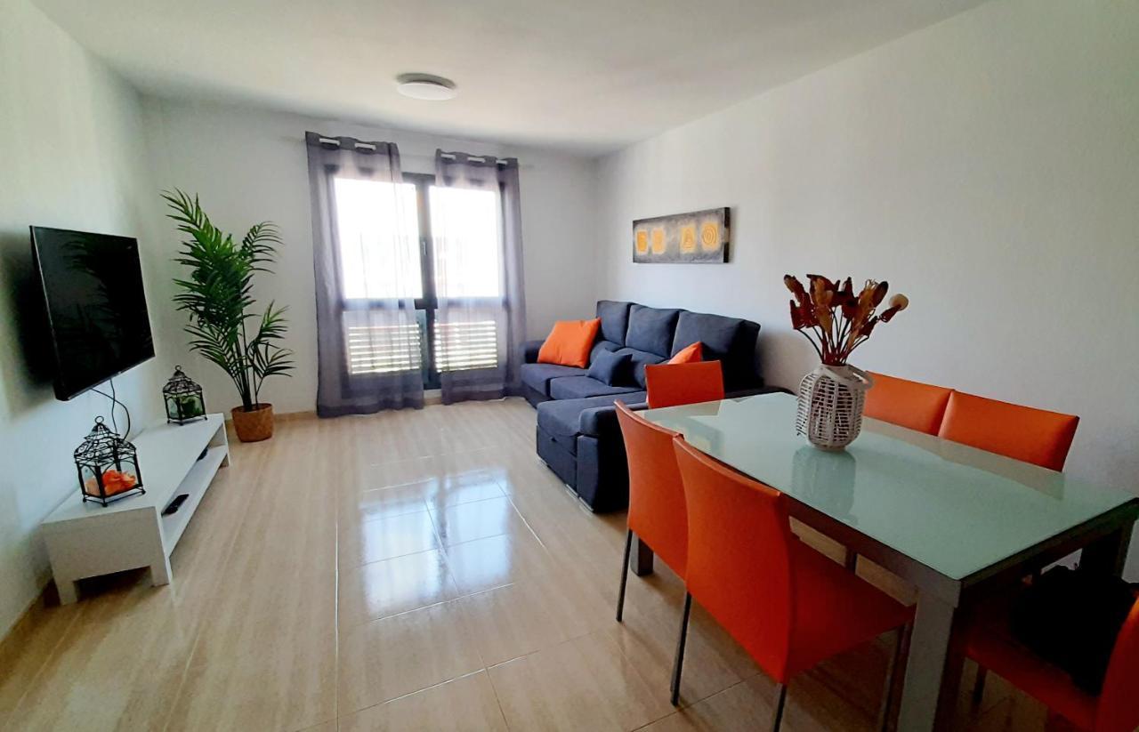 La Calma En Playa de Salinetas Cerca de Playa Y Supermercado in Telde, Spain