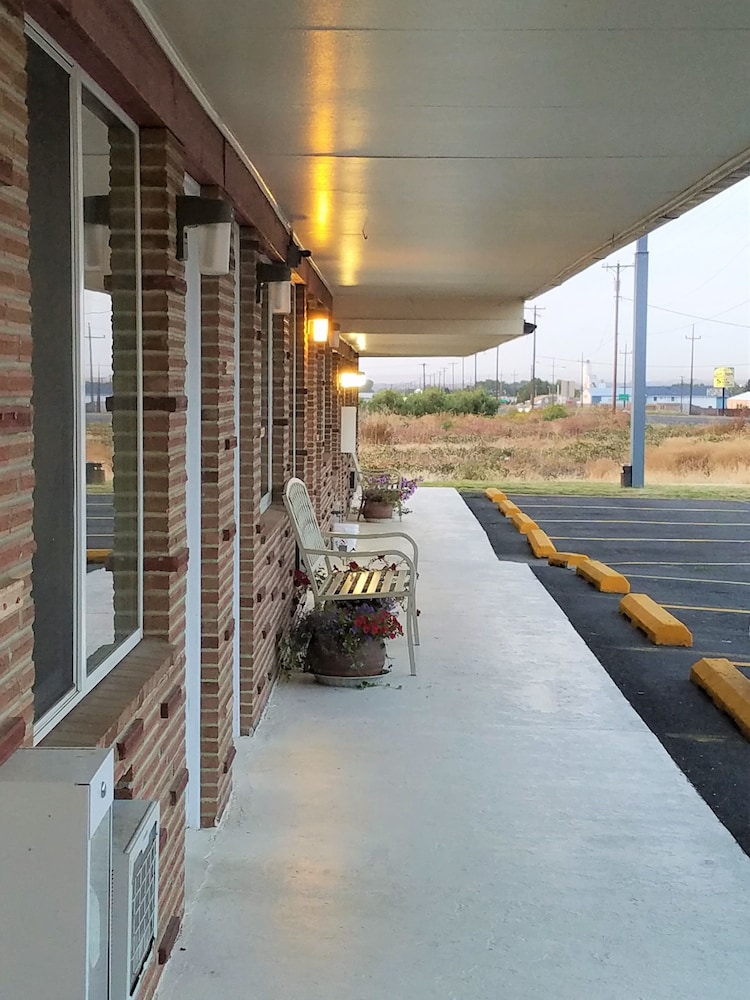 Out West Motel - photo 17