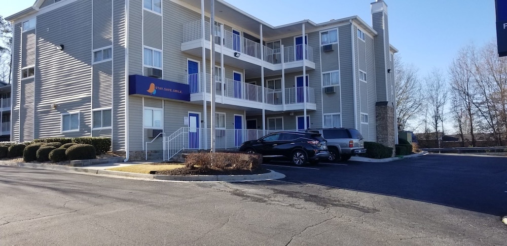 InTown Suites Extended Stay Atlanta GA Lilburn - photo 14