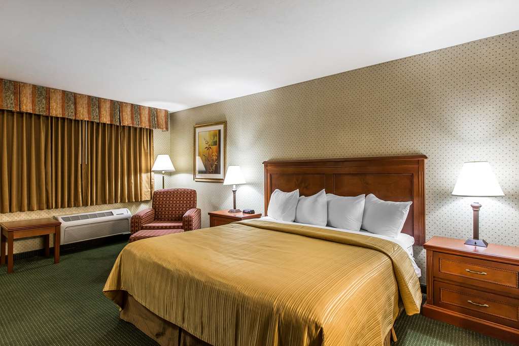 Quality Inn Near China Lake Naval Station - photo 16