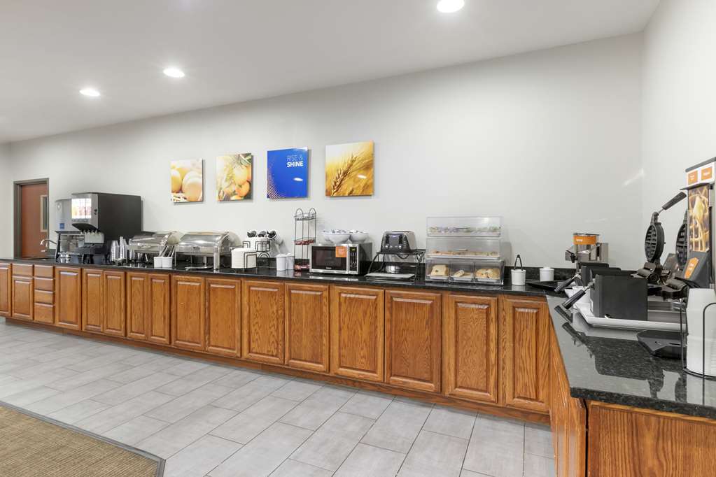 Comfort Inn & Suites Davenport Quad Cities - photo 37