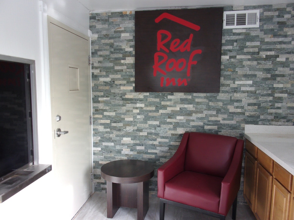 Red Roof Inn Bellflower - photo 2