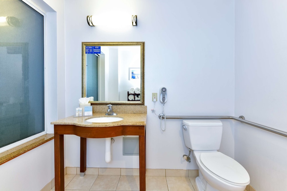 Hampton Inn & Suites Pittsburg CA - photo 47