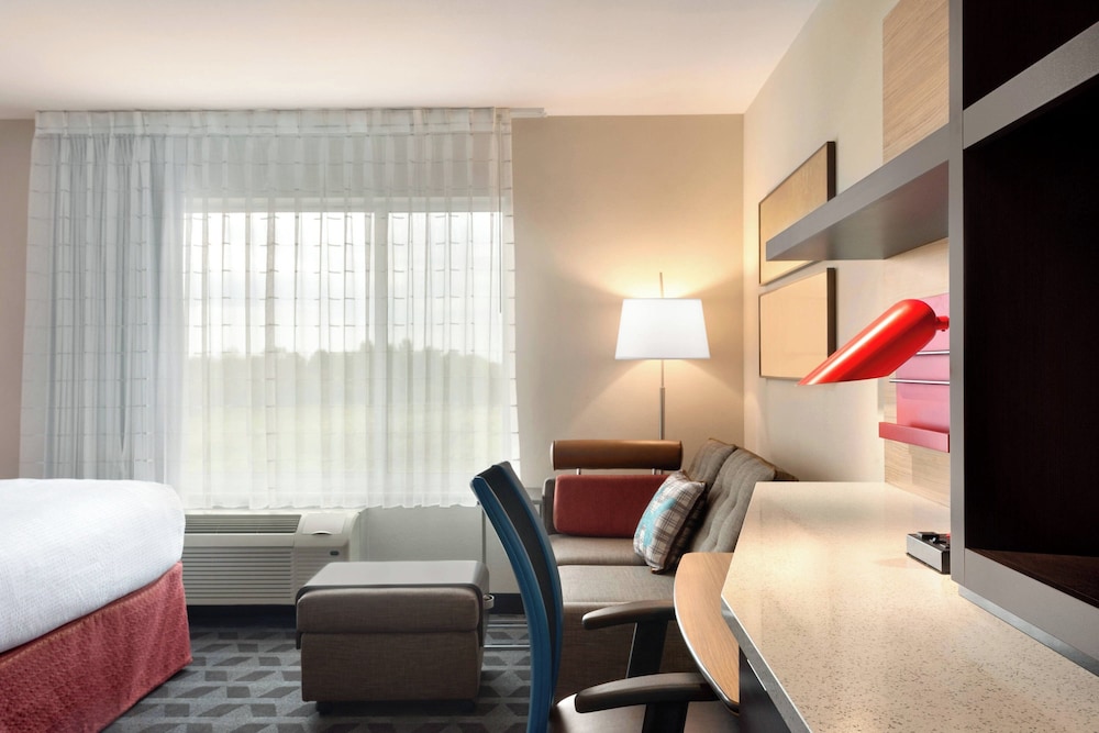 TownePlace Suites by Marriott Milwaukee Grafton - photo 5