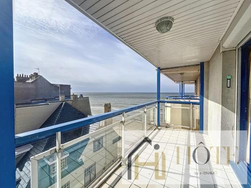 Vue Capitainerie Charme & Confort En Bord de Mer — hotel in Bray-Dunes