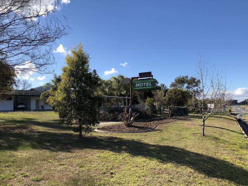 Green Door Motel — Lavington — photo 2
