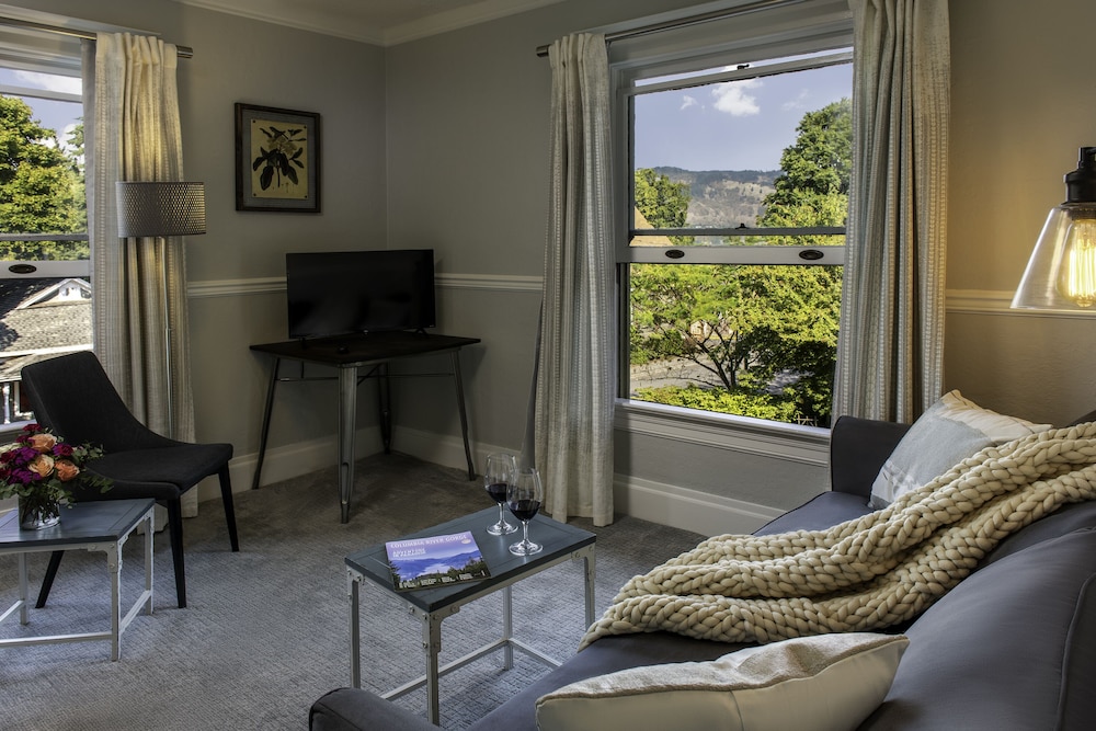 Inn at the Gorge - photo 25