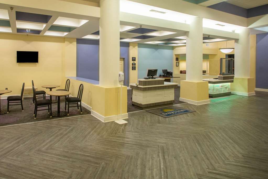 Days Inn by Wyndham Mobile I 65 - photo 3