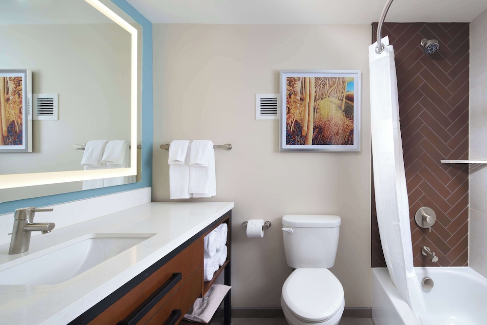 DoubleTree by Hilton Battle Creek - photo 15
