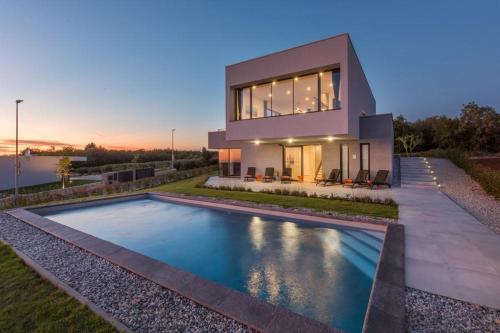 Villa Vista — 4-Star Luxury Hotel in Brtonigla, Croatia