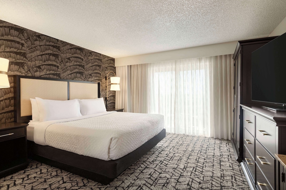 Embassy Suites by Hilton Fort Lauderdale 17th Street - photo 24