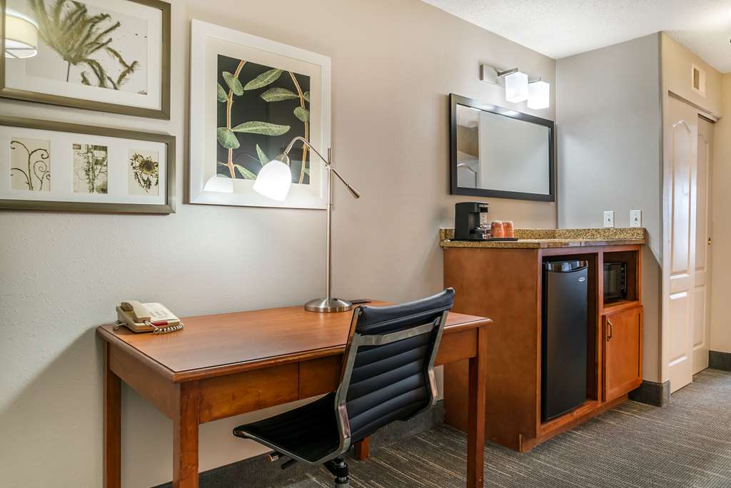Country Inn & Suites by Radisson Rossford Toledo South - photo 37