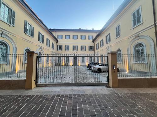 Luca's Luxury Flat in Palazzo Diaz Como City Center — 4-Star Luxury Hotel in Como, Italy