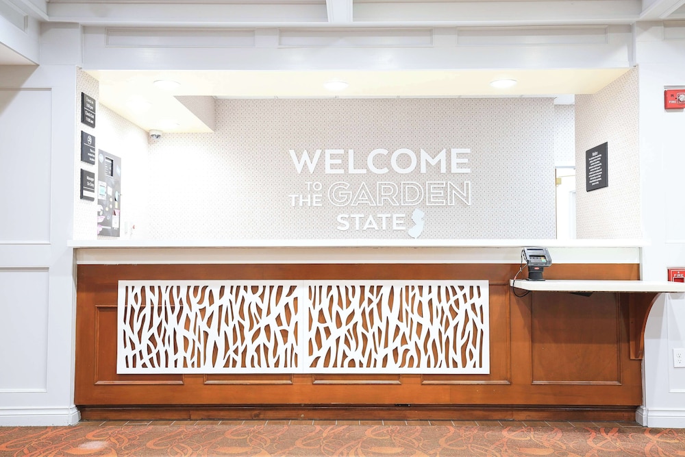 Hampton Inn Bordentown - photo 6