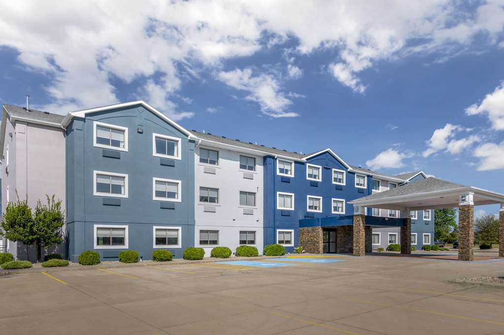 Comfort Inn Kendallville IN - photo 3