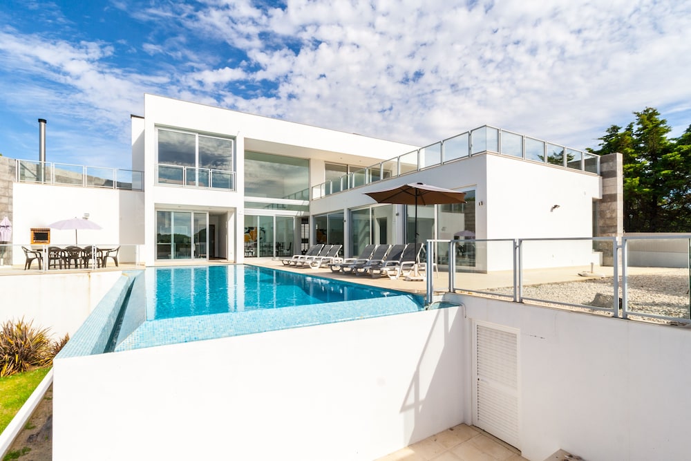 Villa Ocean Pine — 4-Star Luxury Hotel in Albufeira, Portugal