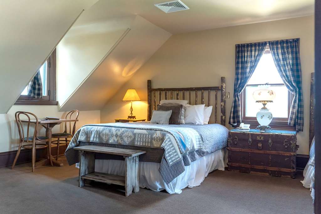 Sheridan Inn B W Signature Collection - photo 45