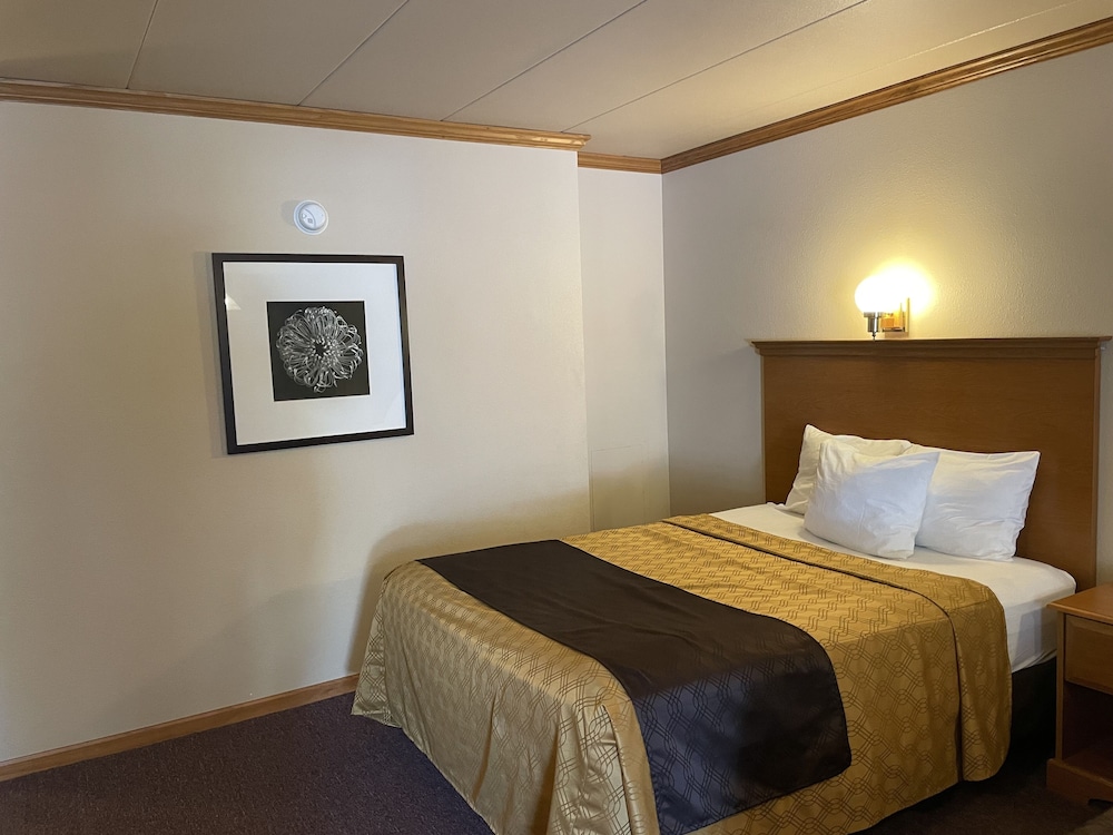 Amber's Inn & Suites - photo 6