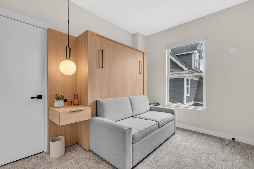 The St Laurent Social Club & Guest Rooms - photo 4