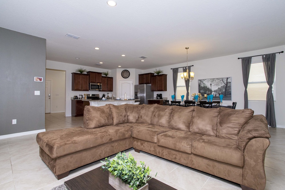 Gorgeous 5Bd w Pool & Jacuzzi @ Solterra Resort 6071 - photo 24