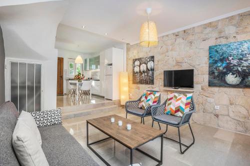 Boutique Maisonette in Pefkochori, Greece