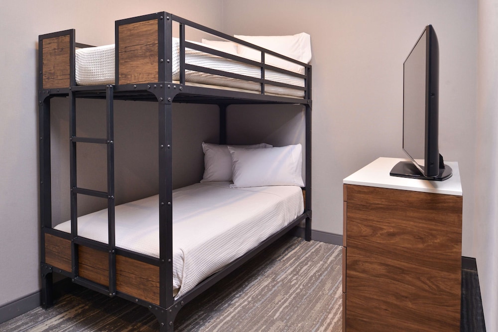 Hampton Inn & Suites Boise Spectrum - photo 43