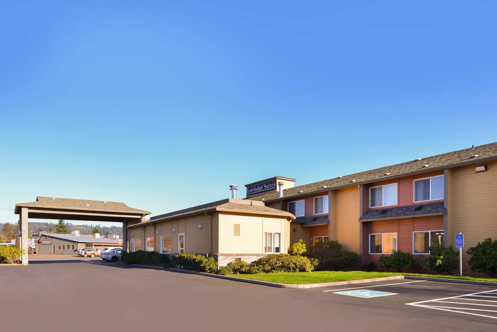 Travelodge Suites by Wyndham Newberg - photo 3