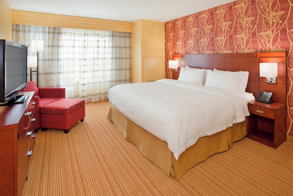 Courtyard by Marriott Pittsburgh North Cranberry Woods - photo 11