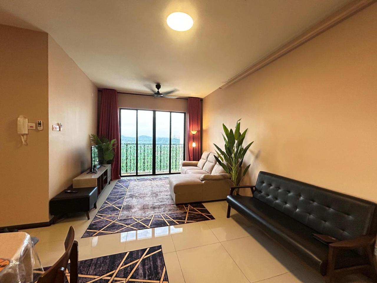 Atenza Homestay Residensi KLIA Condominium 4 bedrooms 3 bathrooms Near KLIA and Sepang F1 — 4-Star Luxury Hotel in Kampung Baharu Nilai, Malaysia
