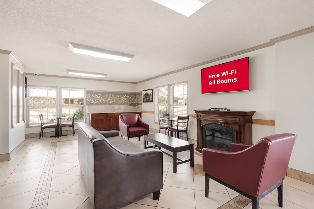 Red Roof Inn College Station - photo 2
