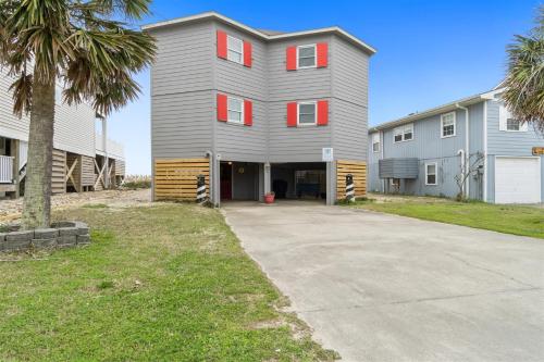 Jay`s Nest Brunswick Vacation Rentals Ocean front home — 4-Star Luxury Hotel in Oak Island, United States