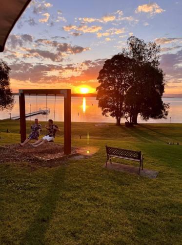 Stay a While at Murrays Beach retreat - last minute hotel in Unknown City