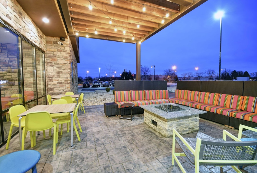 Home2 Suites by Hilton Beloit - photo 45