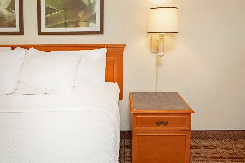 La Quinta Inn & Suites by Wyndham Salt Lake City Layton - photo 18