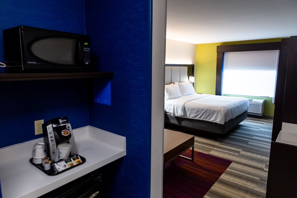 Holiday Inn Express Columbus Dublin by IHG - photo 7